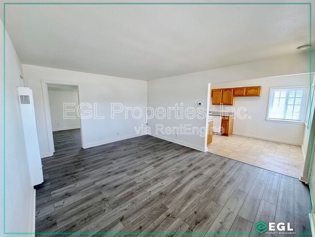 Photo - 18404 Regina Ave Townhome