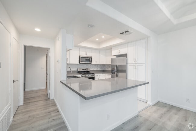 2BR, 2BA - 1,650SF - Kitchen - Carlyle Condominiums