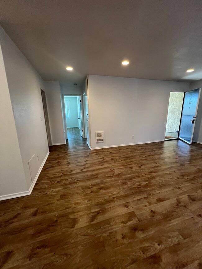 Photo - 1676 Maple Ave Unit 27