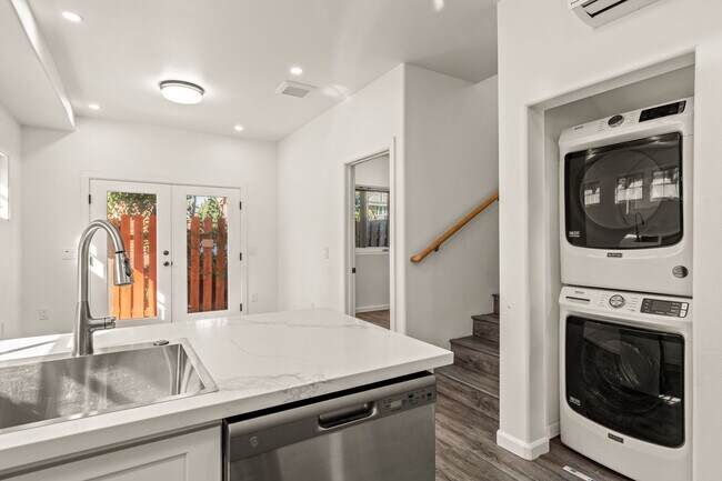 Photo - 931 W 23rd St Unit 931