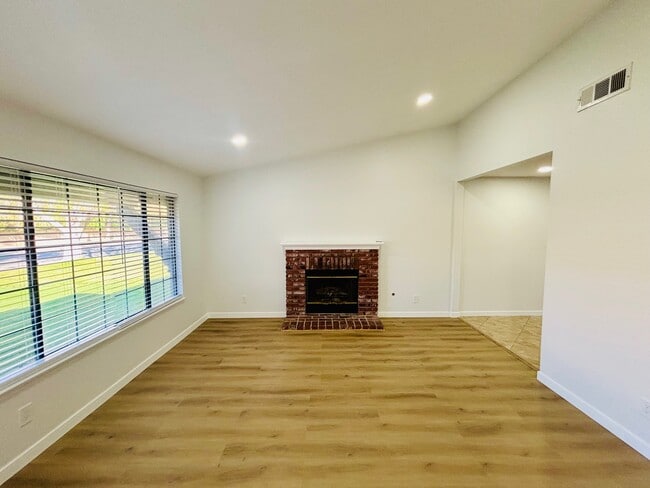 Photo - 2730 W Ave K 4