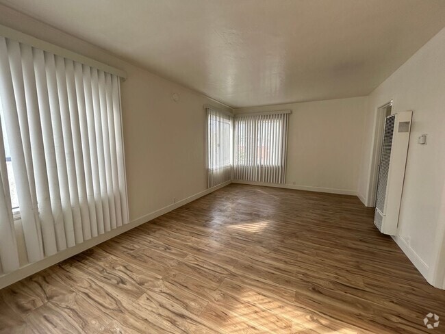 Building Photo - R10-005-MF Unit 0000119B Rental