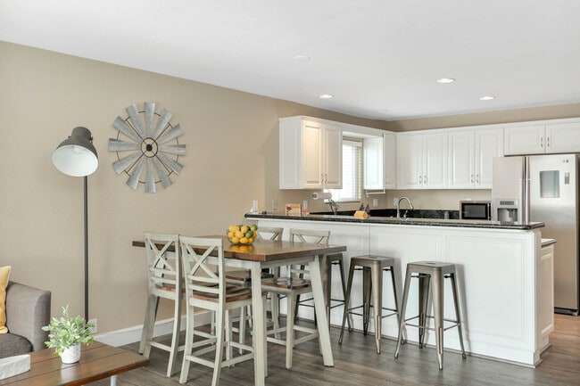 Photo - 5915 Lauretta St Unit 2