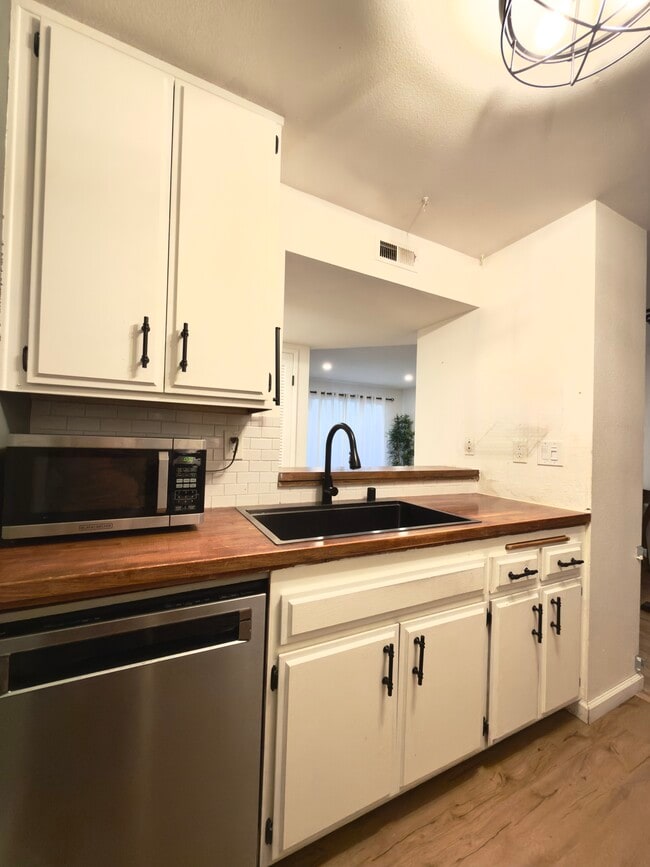 Photo - 7334 Quill Dr Unit 102