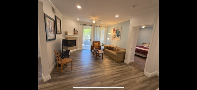 Building Photo - 22681 Oakgrove Unit 426 Rental
