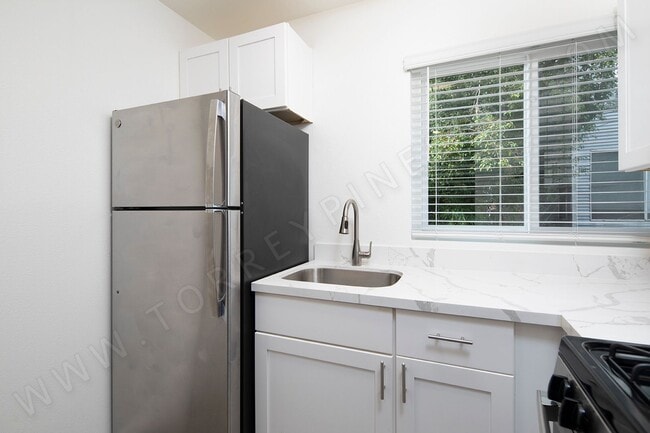Photo - *OPEN HOUSE: 10/25 10:30-11:30AM* Gorgeous... Unit 05