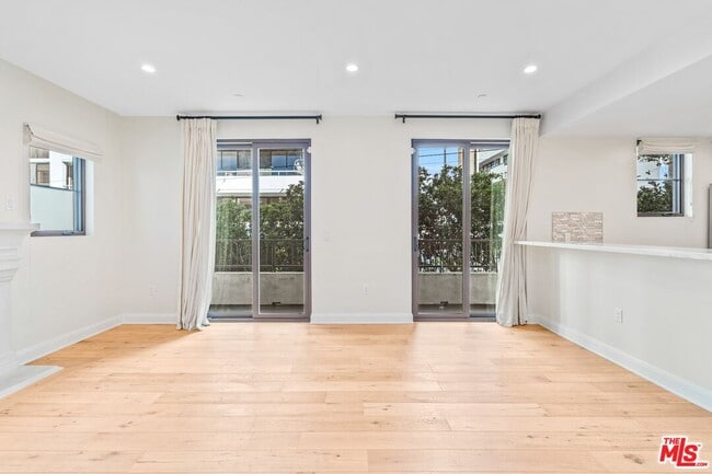 Photo - 10647 Ashton Ave Unit 203