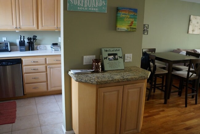 Photo - 3 Bed 2.5 Bath in Pacific Beach with laundry and garage!