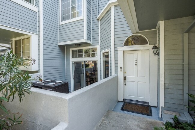 Photo - 1097 Blanche St Townhome