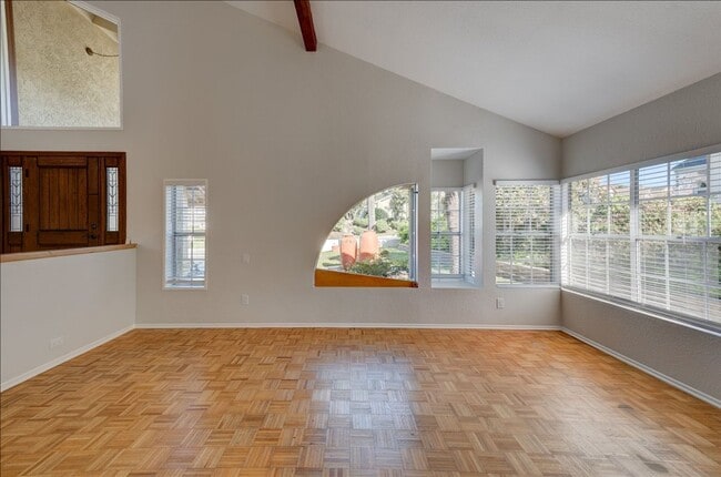 Photo - 407 Village Center Dr