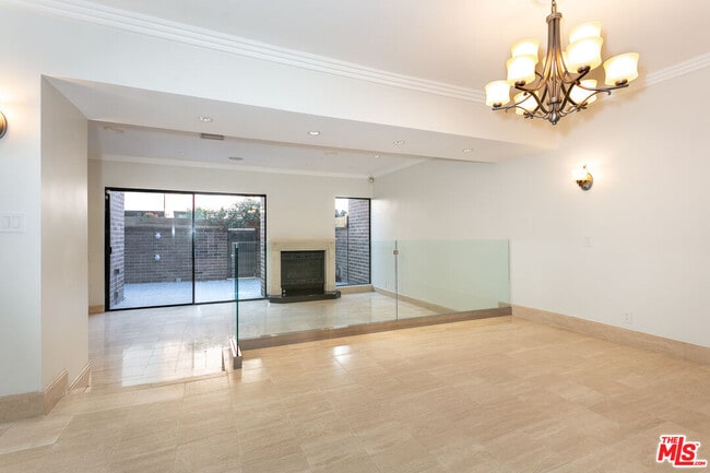 Photo - 9323 Burton Wy Unit A