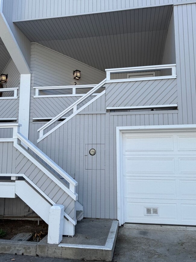 Photo - Newport Crest 2 Bedroom Townhouse / Newpor...