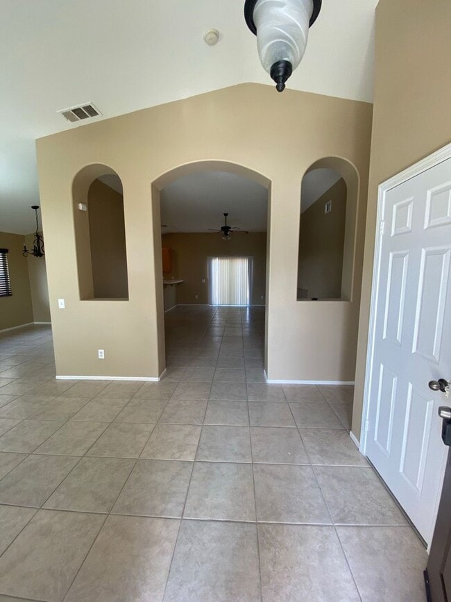 Photo - 4 BEDROOM ADELANTO HOME