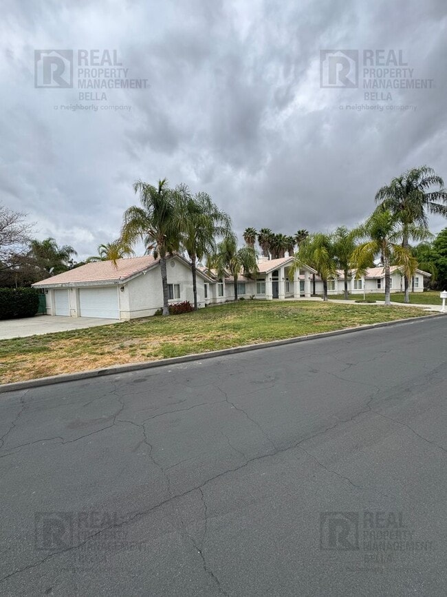 Photo - Luxury Living Awaits: Stunning 4-Bedroom Cul-de-Sac Retreat with Pool & Spa in Hemet!