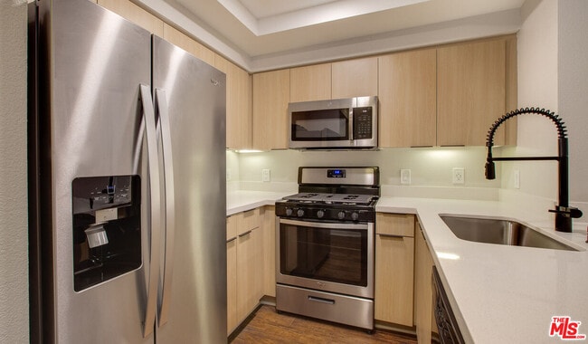 Photo - 7660 Beverly Blvd Unit 256