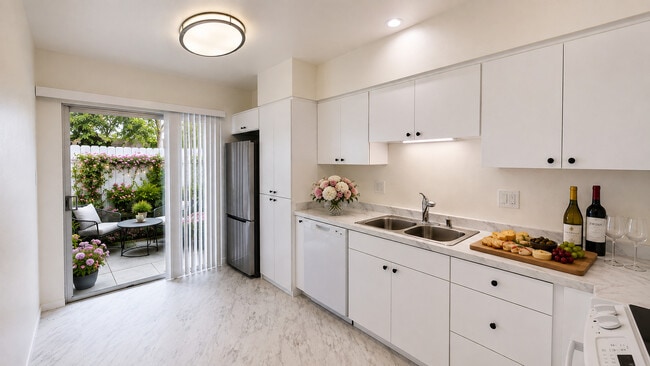 Apt. 1A Kitchen & Patio - Hana Kiki