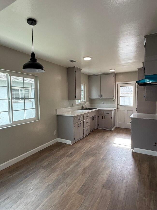 Photo - 859 W Carmelita Ave