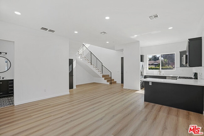 Photo - 5741 Cahill Ave