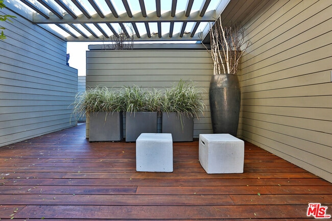 Photo - 24222 Malibu Rd