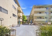 Photo - 5400 Lindley Ave Unit 322