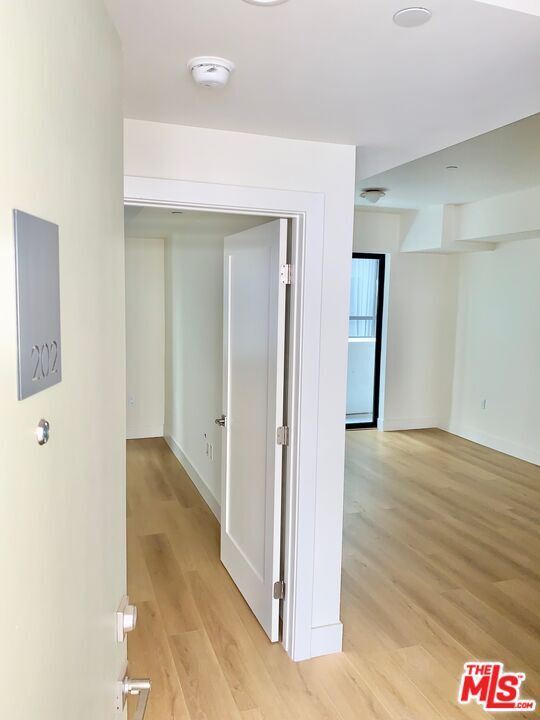 Building Photo - 1822 Overland Ave Unit 202 Rental
