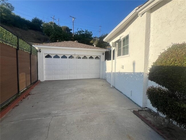 Photo - 2058 Wheeler Dr