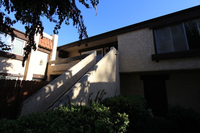 Photo - 3bedroom/ 2bathroom Condo with 2 garage parking