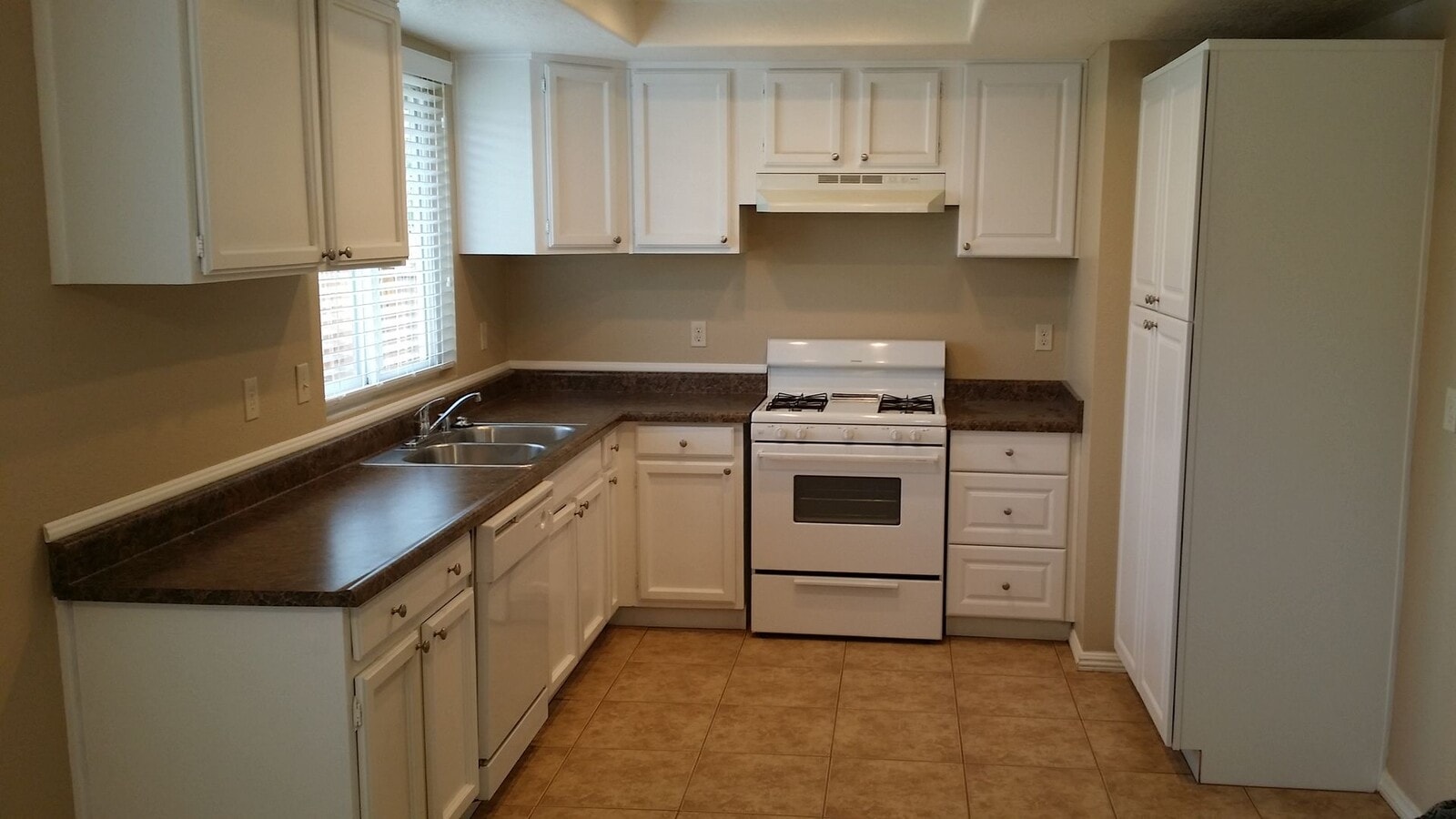 Photo - SUPER CUTE 3 BEDROOM HESPERIA HOME