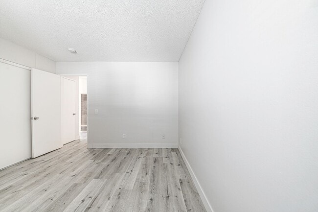 Photo - 1128 Stanley Ave Unit 204