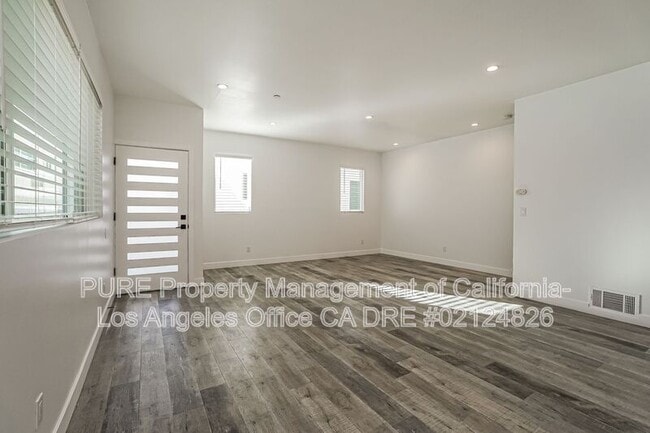 Photo - 1344 N Kenmore Ave