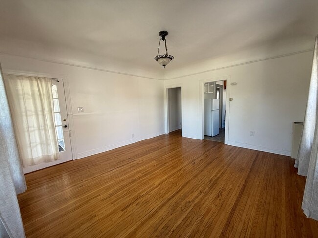Photo - 1143 N Commonwealth Ave Unit 1145