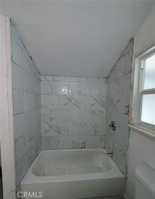 Photo - 7807 Louise Ave