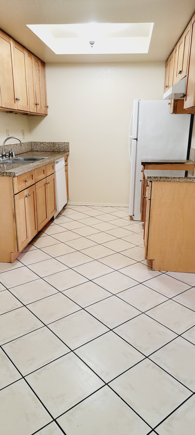 Kitchen - 1445 W 227th St Unit 9