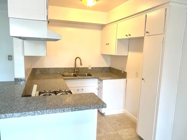 Photo - 14109 Hatteras St Unit 08