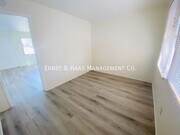 Photo - 1442 E 4th St