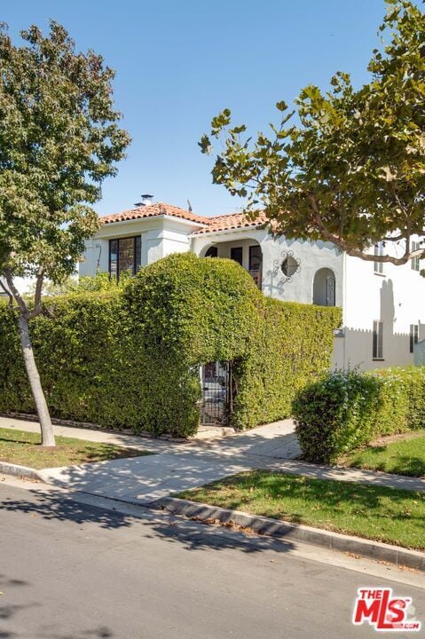 Building Photo - 1172 S Hayworth Ave Rental