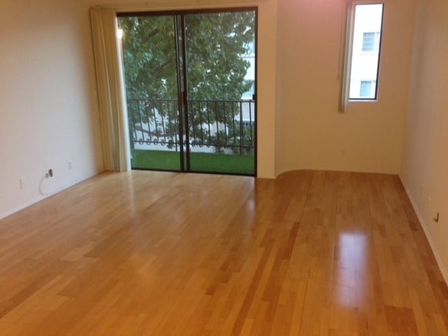 Photo - 350 N Oakhurst Dr