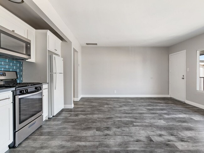 Photo - 150 W Hillcrest Blvd Unit 150 #4