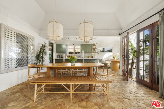 Photo - 105 S La Jolla Ave