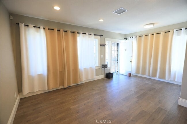 Building Photo - 126 N Saratoga St Unit 126 Rental