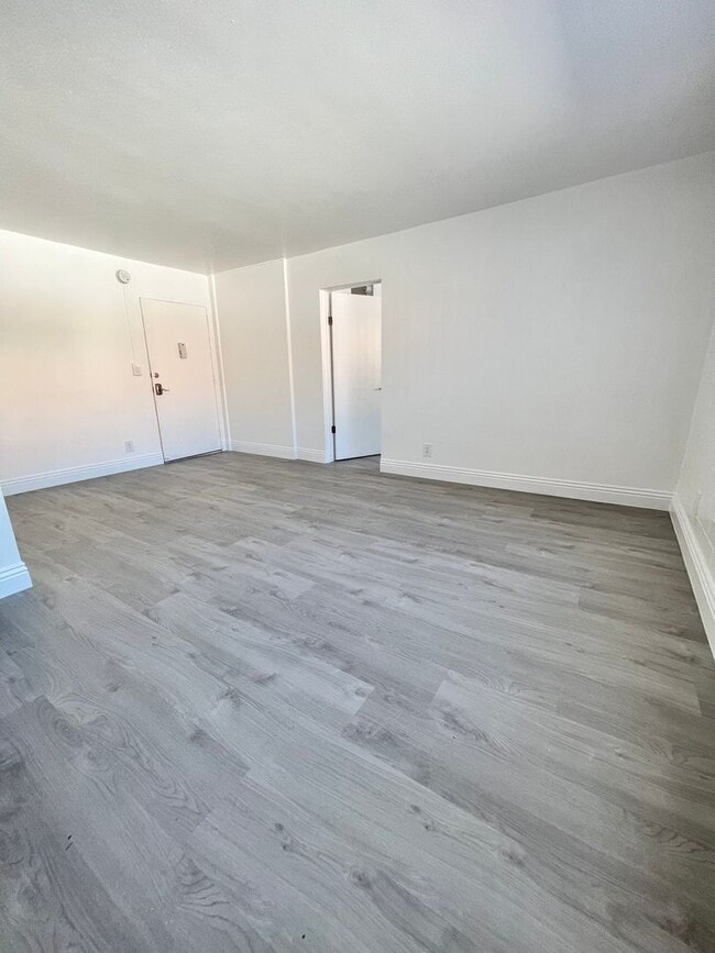 Photo - The Orly on Orange