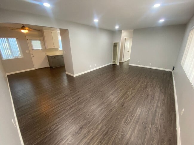 Building Photo - Rohrbach Unit 308