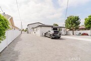 Photo - 10938 Olinda St