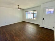 Photo - 3 bd/2ba Cottage with alley Access House