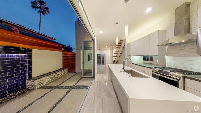 Building Photo - 162 Imperial Beach Blvd Rental
