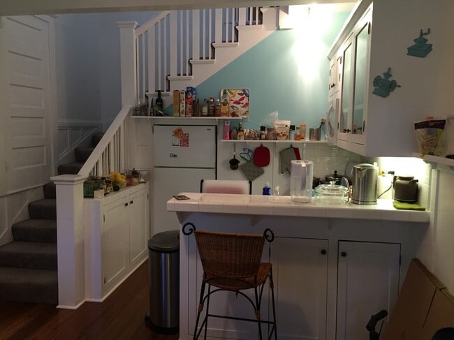 Kitchen - 119 Wavecrest Ave
