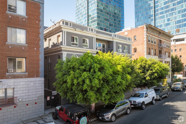 Building Photo - The Forneaux Rental