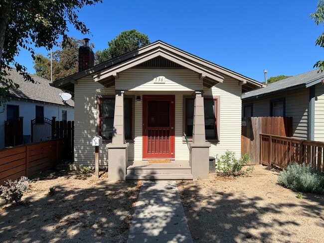 Lovely Home in Historic Escondido - Lovely Home in Historic Escondido