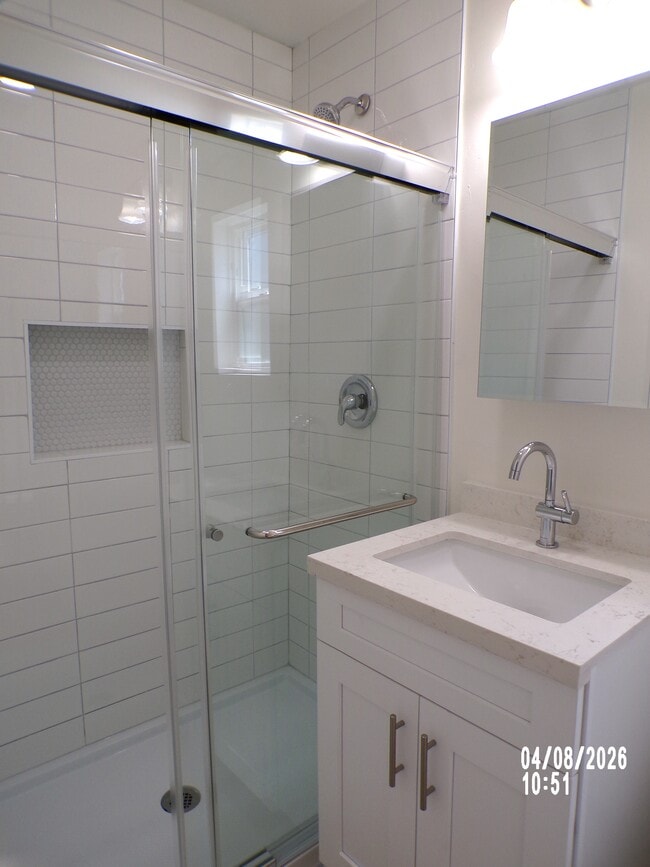 Photo - 2000 E 8th St