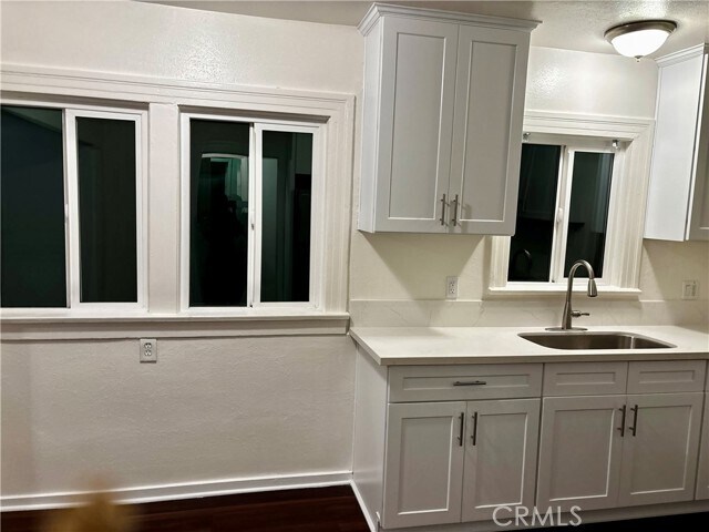 Photo - 647 W 112th St
